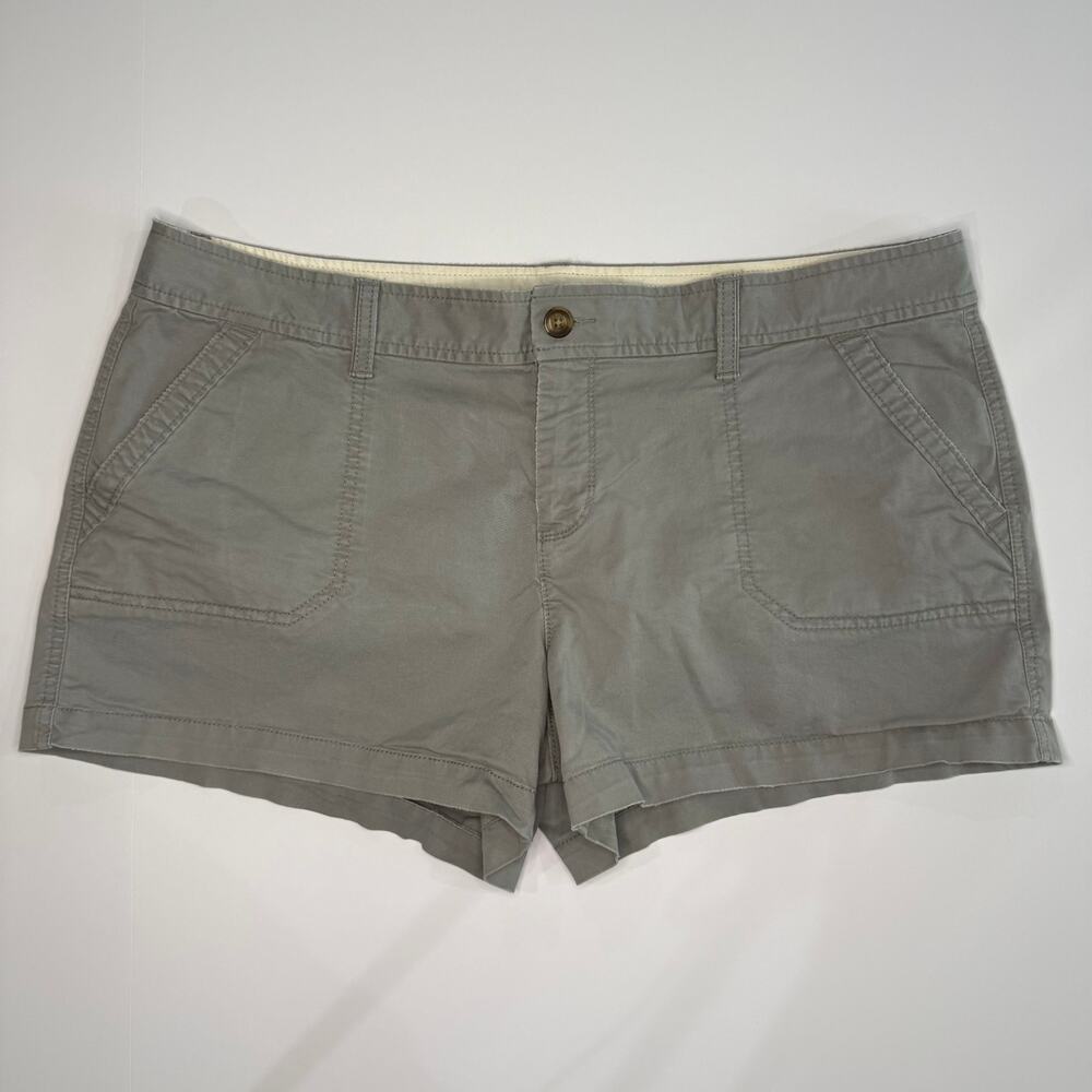 Old Navy Women's Gray Chino Shorts - Size 16 - Low Rise